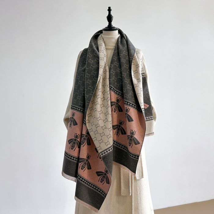 Elegant retro bee scarf