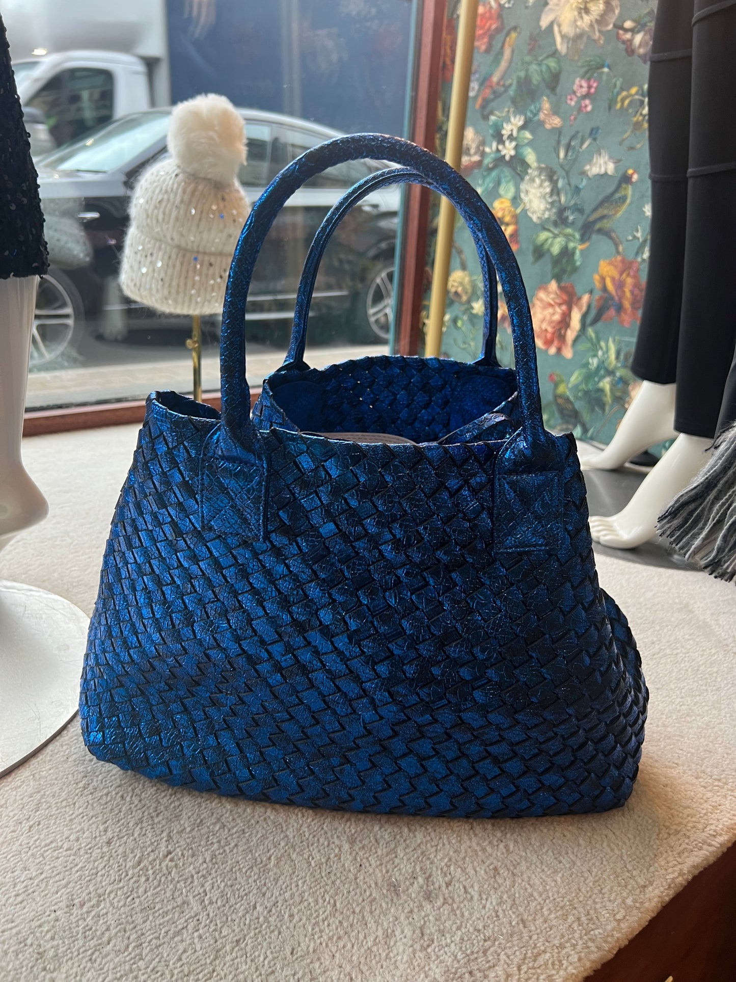 Metallic weave bag